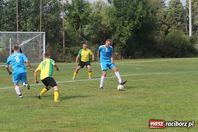 Zdjęcie w galerii na portalu naszraciborz.pl: Niespodzianka w Adamowicach. Brzezie pokonane wiadomości z regionu