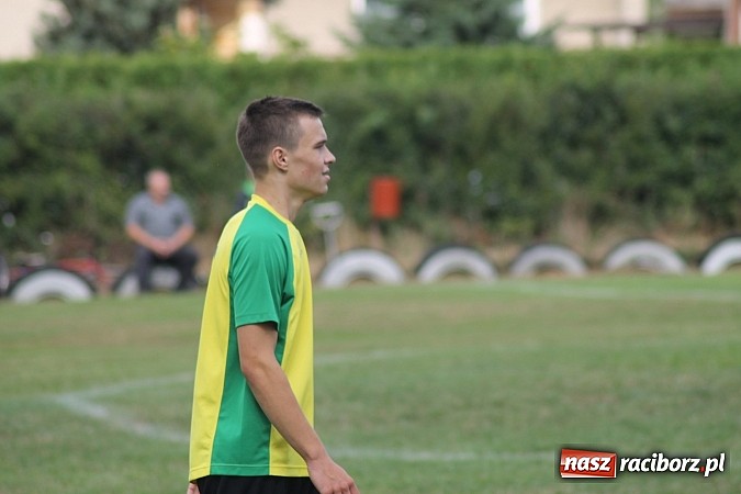 Zdjęcie w galerii na portalu naszraciborz.pl: Niespodzianka w Adamowicach. Brzezie pokonane wiadomości z regionu