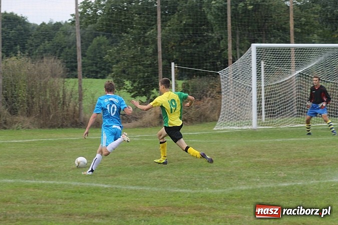 Zdjęcie w galerii na portalu naszraciborz.pl: Niespodzianka w Adamowicach. Brzezie pokonane wiadomości z regionu