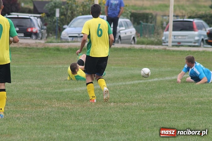 Zdjęcie w galerii na portalu naszraciborz.pl: Niespodzianka w Adamowicach. Brzezie pokonane wiadomości z regionu