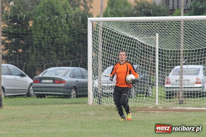 Zdjęcie w galerii na portalu naszraciborz.pl: Niespodzianka w Adamowicach. Brzezie pokonane wiadomości z regionu