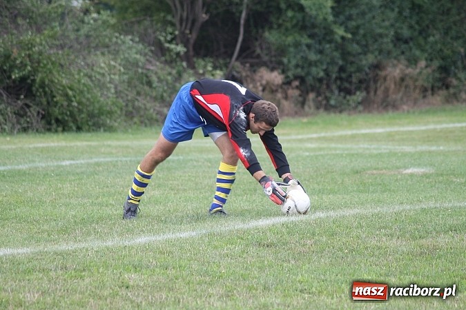 Zdjęcie w galerii na portalu naszraciborz.pl: Niespodzianka w Adamowicach. Brzezie pokonane wiadomości z regionu