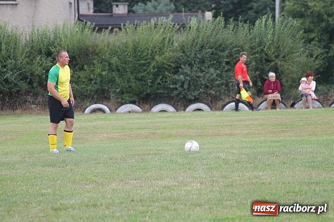 Zdjęcie w galerii na portalu naszraciborz.pl: Niespodzianka w Adamowicach. Brzezie pokonane wiadomości z regionu