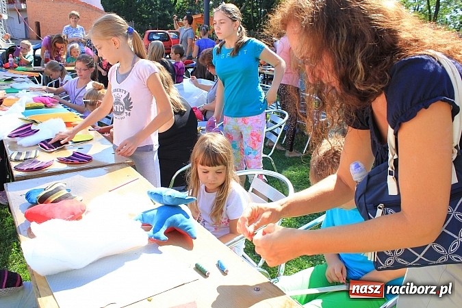 Zdjęcie w galerii na portalu naszraciborz.pl: Warsztaty zabawkarskie, czyli kolejna odsłona akcji Zamkowy Zuch 2014 wiadomości z regionu