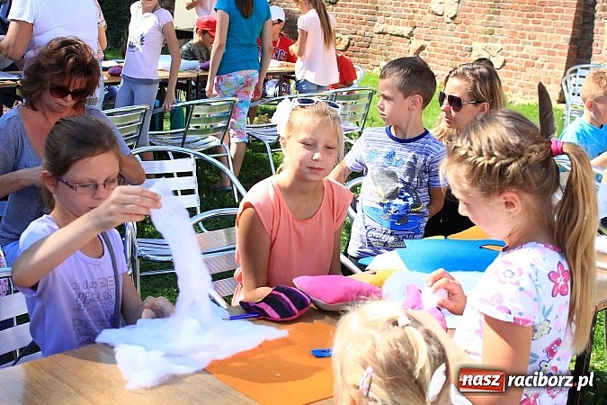 Zdjęcie w galerii na portalu naszraciborz.pl: Warsztaty zabawkarskie, czyli kolejna odsłona akcji Zamkowy Zuch 2014 wiadomości z regionu