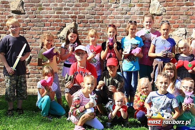 Zdjęcie w galerii na portalu naszraciborz.pl: Warsztaty zabawkarskie, czyli kolejna odsłona akcji Zamkowy Zuch 2014 wiadomości z regionu