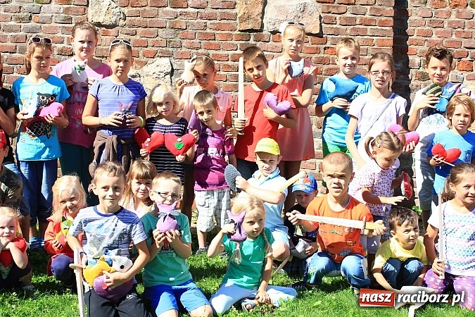 Zdjęcie w galerii na portalu naszraciborz.pl: Warsztaty zabawkarskie, czyli kolejna odsłona akcji Zamkowy Zuch 2014 wiadomości z regionu