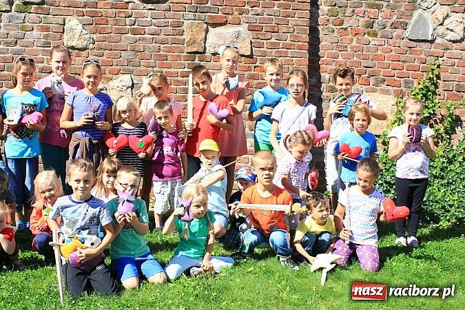 Zdjęcie w galerii na portalu naszraciborz.pl: Warsztaty zabawkarskie, czyli kolejna odsłona akcji Zamkowy Zuch 2014 wiadomości z regionu