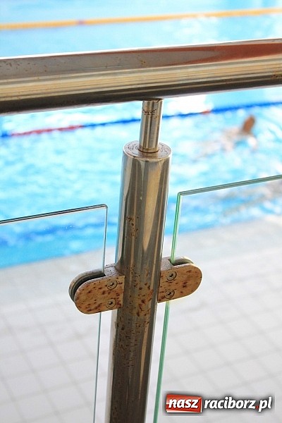 Zdjęcie w galerii na portalu naszraciborz.pl: Na poręczach w aquaparku pojawiła się rdza wiadomości z regionu