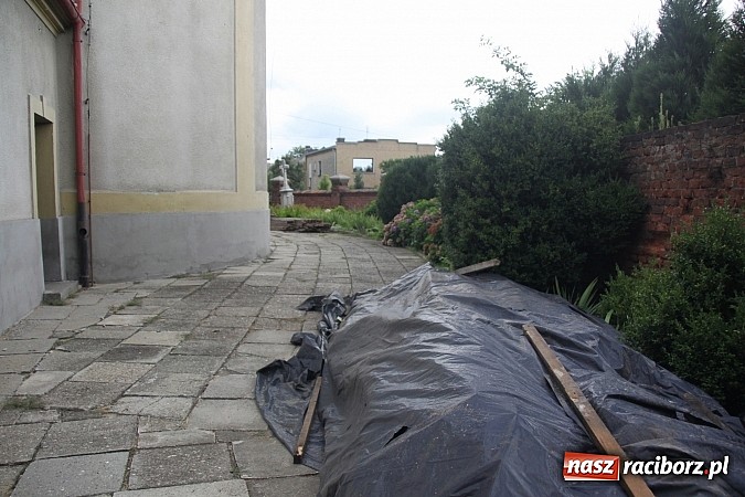 Zdjęcie w galerii na portalu naszraciborz.pl: W Wojnowicach remontują dach kościoła wiadomości z regionu