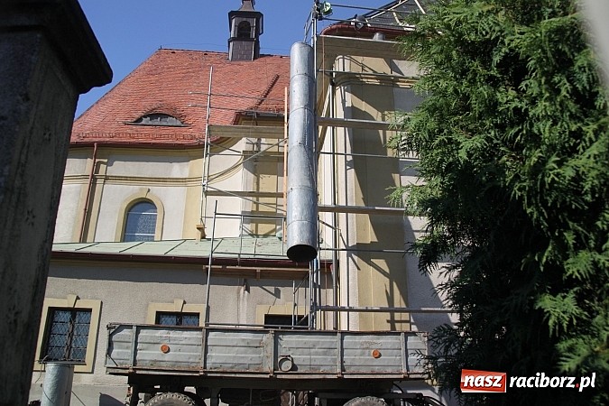 Zdjęcie w galerii na portalu naszraciborz.pl: W Wojnowicach remontują dach kościoła wiadomości z regionu