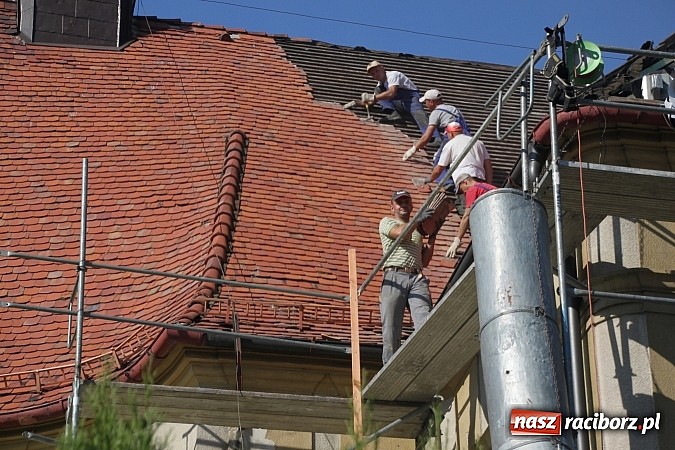 Zdjęcie w galerii na portalu naszraciborz.pl: W Wojnowicach remontują dach kościoła wiadomości z regionu