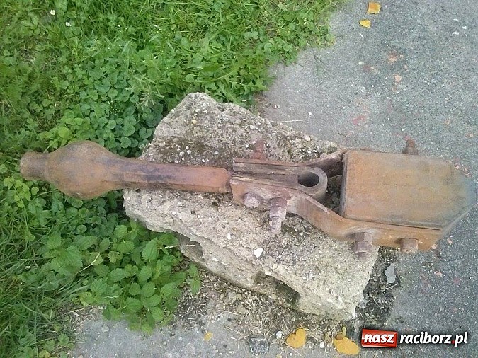 Zdjęcie w galerii na portalu naszraciborz.pl: Sensacja w Wojnowicach. Serce dzwonu znalezione w gruzach wiadomości z regionu