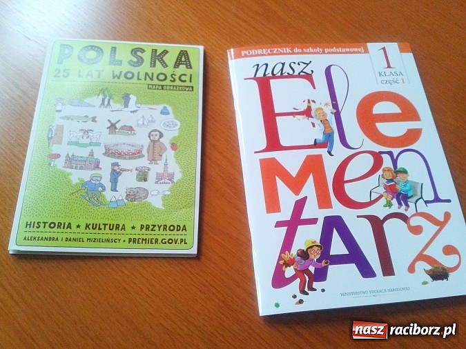 Zdjęcie w galerii na portalu naszraciborz.pl: Darmowy podręcznik już w raciborskich szkołach wiadomości z regionu