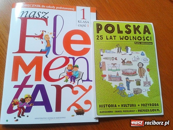 Zdjęcie w galerii na portalu naszraciborz.pl: Darmowy podręcznik już w raciborskich szkołach wiadomości z regionu