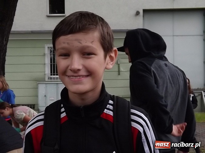 Zdjęcie w galerii na portalu naszraciborz.pl: Artystyczne wariacje na ścianie przy DK Strzecha wiadomości z regionu