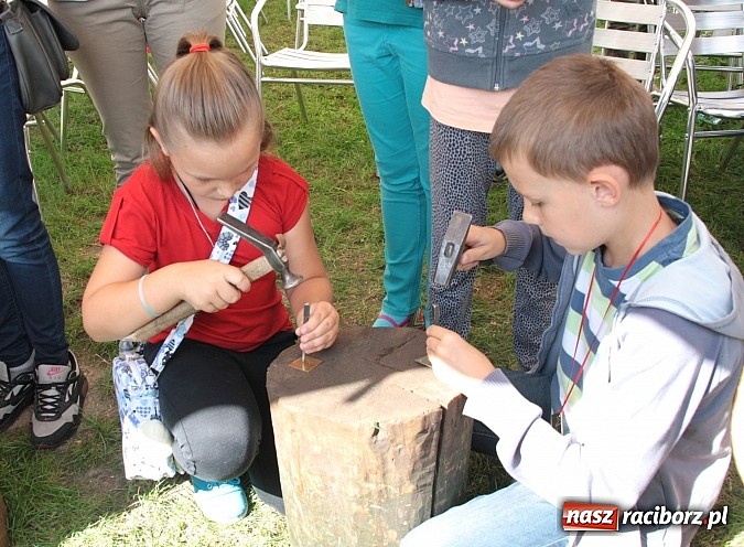 Zdjęcie w galerii na portalu naszraciborz.pl: Jak powstaje zbroja, czyli warsztaty płatnerskie na Zamku Piastowskim wiadomości z regionu