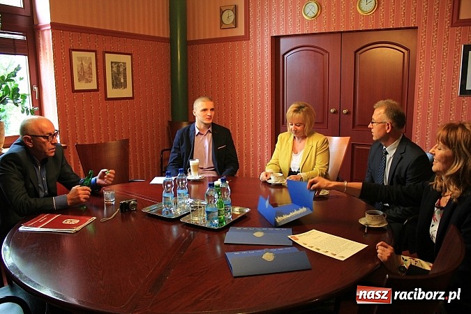 Zdjęcie w galerii na portalu naszraciborz.pl: Srebrny Tokarski gościem Mirosława Lenka wiadomości z regionu