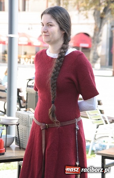 Zdjęcie w galerii na portalu naszraciborz.pl: Zamkowe Zuchy na spotkaniu z alchemią wiadomości z regionu