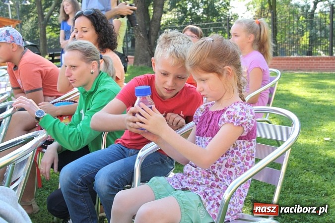 Zdjęcie w galerii na portalu naszraciborz.pl: Zamkowe Zuchy na spotkaniu z alchemią wiadomości z regionu