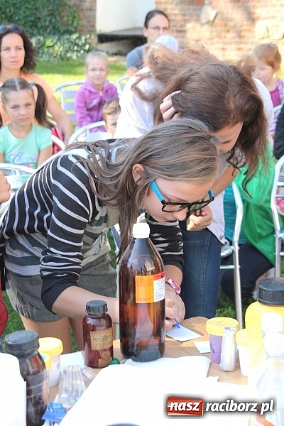 Zdjęcie w galerii na portalu naszraciborz.pl: Zamkowe Zuchy na spotkaniu z alchemią wiadomości z regionu