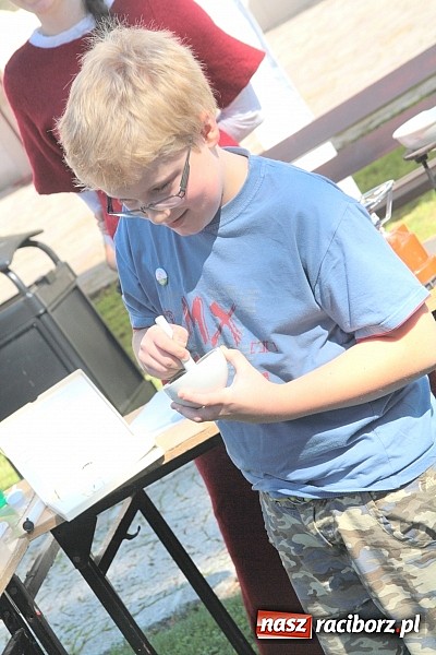 Zdjęcie w galerii na portalu naszraciborz.pl: Zamkowe Zuchy na spotkaniu z alchemią wiadomości z regionu