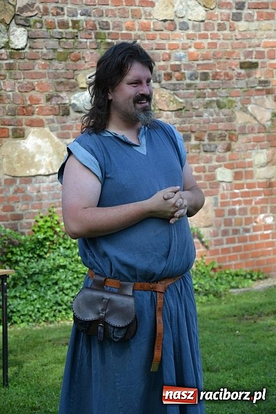 Zdjęcie w galerii na portalu naszraciborz.pl: Zamkowe Zuchy na spotkaniu z alchemią wiadomości z regionu