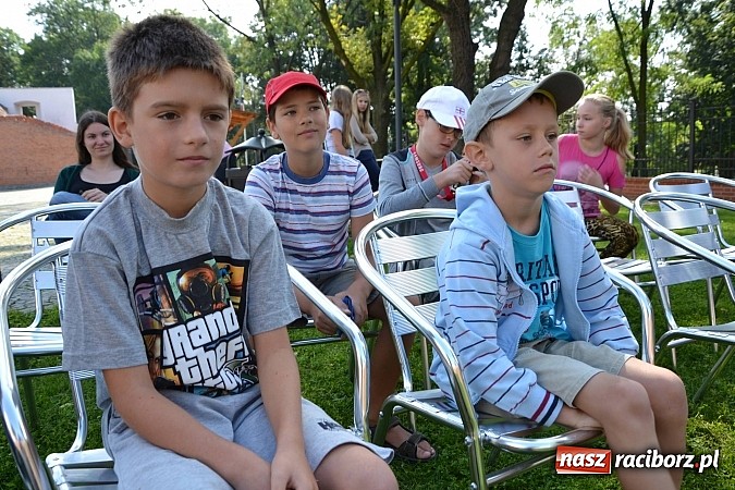 Zdjęcie w galerii na portalu naszraciborz.pl: Zamkowe Zuchy na spotkaniu z alchemią wiadomości z regionu