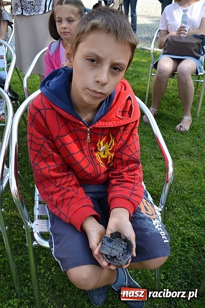 Zdjęcie w galerii na portalu naszraciborz.pl: Zamkowe Zuchy na spotkaniu z alchemią wiadomości z regionu