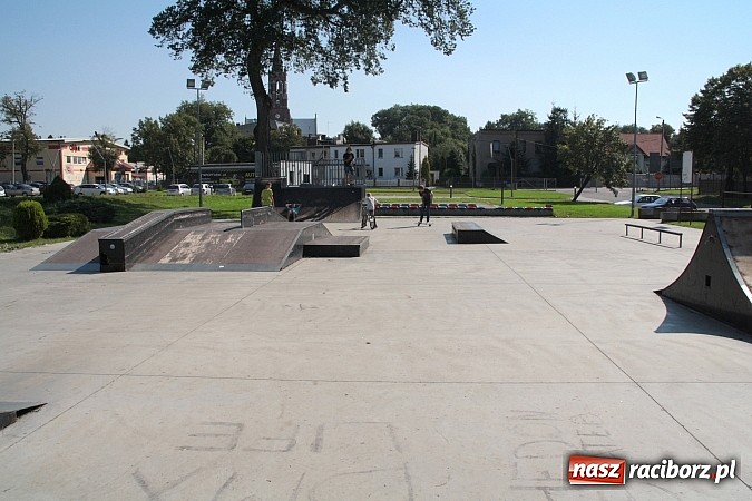 Zdjęcie w galerii na portalu naszraciborz.pl: Stan skate parku pozostawia wiele do życzenia wiadomości z regionu