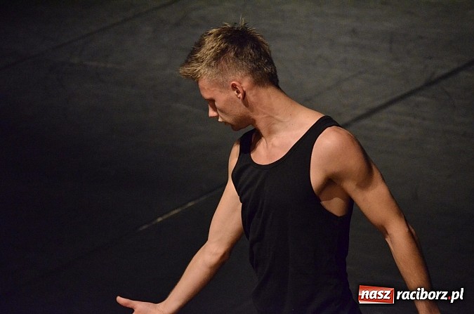 Zdjęcie w galerii na portalu naszraciborz.pl: Cienie samotności ostatni raz na deskach RCK wiadomości z regionu