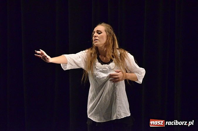 Zdjęcie w galerii na portalu naszraciborz.pl: Cienie samotności ostatni raz na deskach RCK wiadomości z regionu