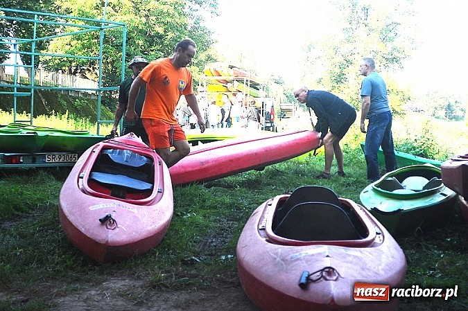 Zdjęcie w galerii na portalu naszraciborz.pl: Popłynęli kajakami z Gminą Rudnik  wiadomości z regionu