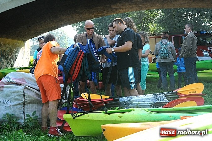 Zdjęcie w galerii na portalu naszraciborz.pl: Popłynęli kajakami z Gminą Rudnik  wiadomości z regionu