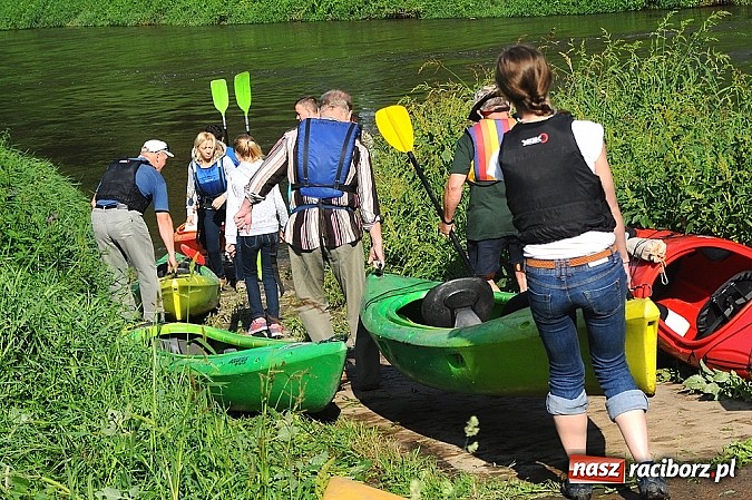 Zdjęcie w galerii na portalu naszraciborz.pl: Popłynęli kajakami z Gminą Rudnik  wiadomości z regionu