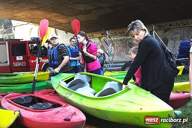 Zdjęcie w galerii na portalu naszraciborz.pl: Popłynęli kajakami z Gminą Rudnik  wiadomości z regionu