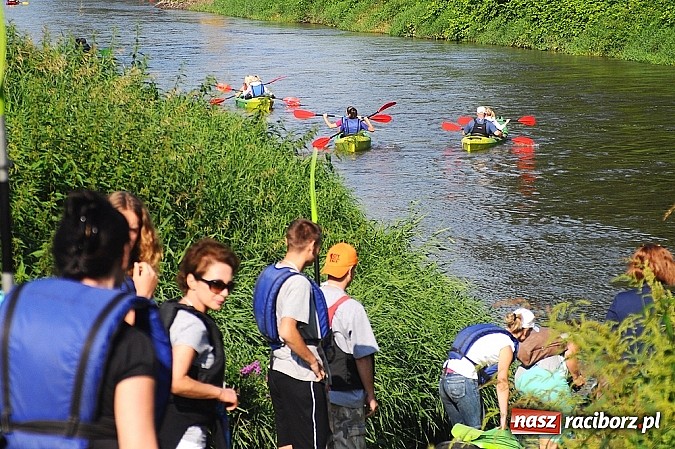 Zdjęcie w galerii na portalu naszraciborz.pl: Popłynęli kajakami z Gminą Rudnik  wiadomości z regionu