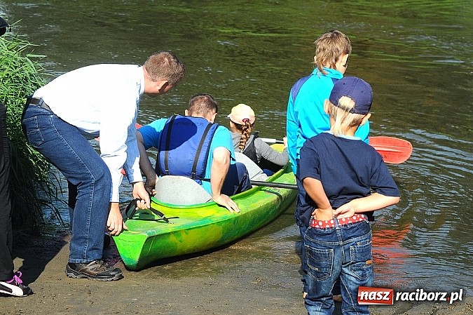 Zdjęcie w galerii na portalu naszraciborz.pl: Popłynęli kajakami z Gminą Rudnik  wiadomości z regionu