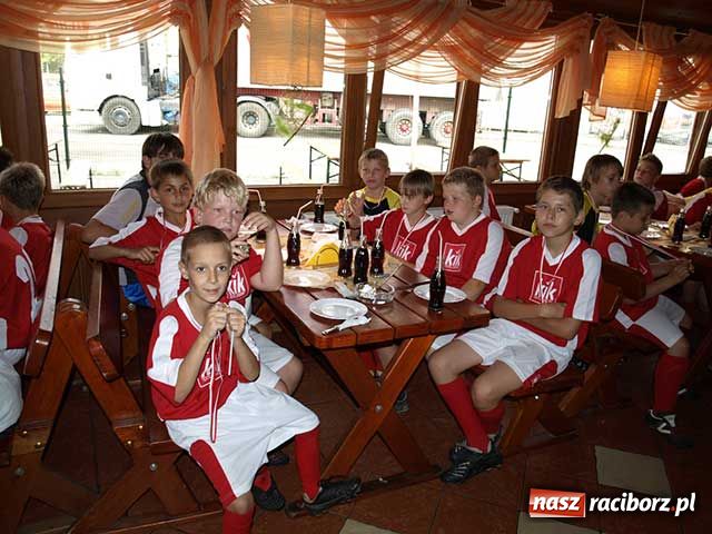 Zdjęcie w galerii na portalu naszraciborz.pl: Krzyżanowice: Trampkarze podsumowali sezon wiadomości z regionu