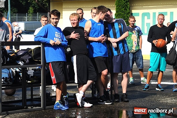 Zdjęcie w galerii na portalu naszraciborz.pl: Koszykarze walczyli o puchar dyrektora TVP Katowice wiadomości z regionu