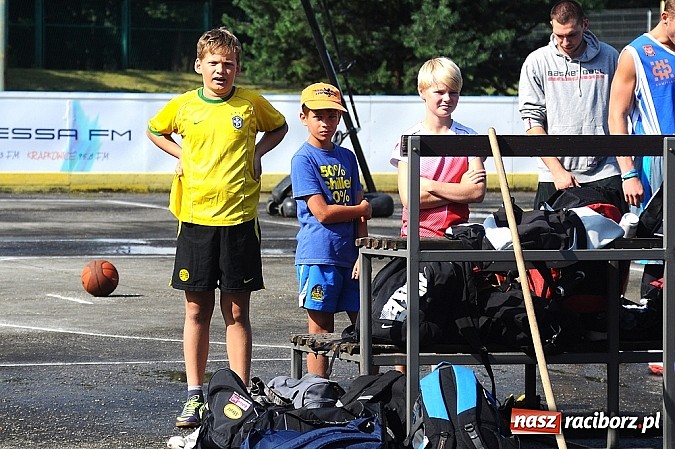 Zdjęcie w galerii na portalu naszraciborz.pl: Koszykarze walczyli o puchar dyrektora TVP Katowice wiadomości z regionu