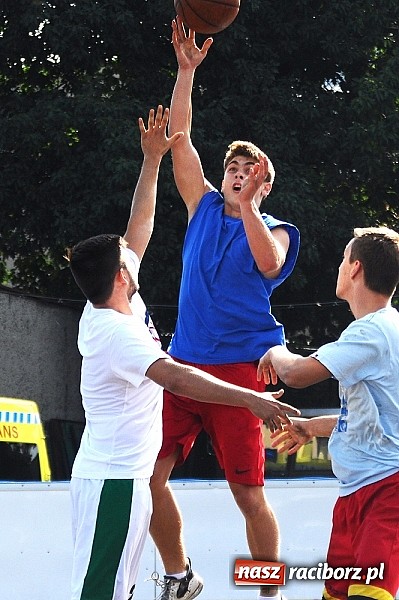 Zdjęcie w galerii na portalu naszraciborz.pl: Koszykarze walczyli o puchar dyrektora TVP Katowice wiadomości z regionu