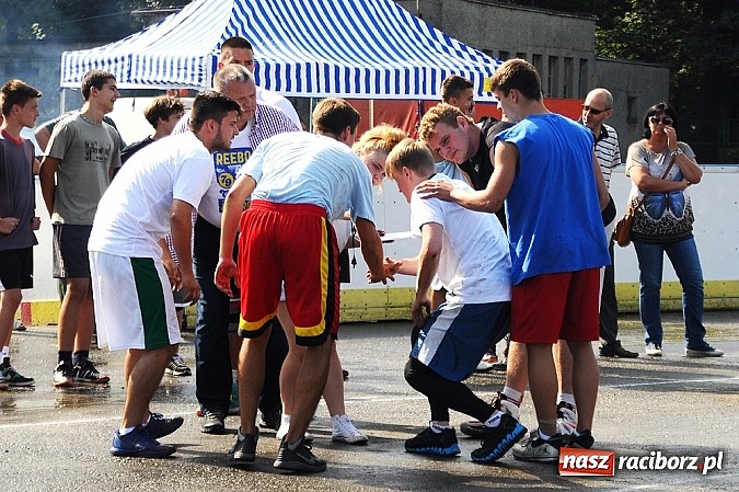 Zdjęcie w galerii na portalu naszraciborz.pl: Koszykarze walczyli o puchar dyrektora TVP Katowice wiadomości z regionu