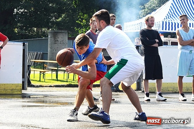 Zdjęcie w galerii na portalu naszraciborz.pl: Koszykarze walczyli o puchar dyrektora TVP Katowice wiadomości z regionu