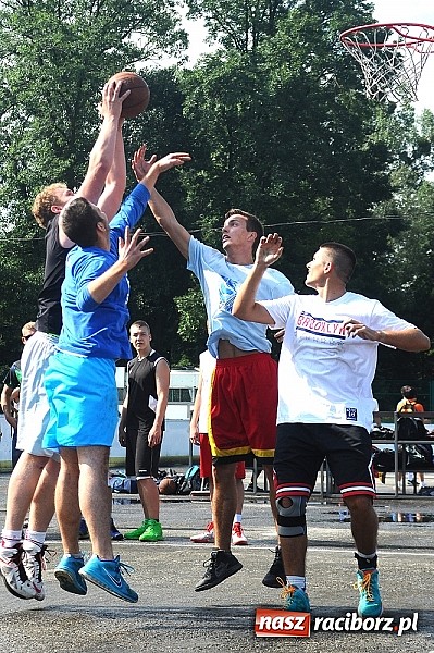 Zdjęcie w galerii na portalu naszraciborz.pl: Koszykarze walczyli o puchar dyrektora TVP Katowice wiadomości z regionu