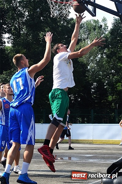 Zdjęcie w galerii na portalu naszraciborz.pl: Koszykarze walczyli o puchar dyrektora TVP Katowice wiadomości z regionu