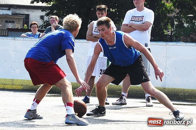 Zdjęcie w galerii na portalu naszraciborz.pl: Koszykarze walczyli o puchar dyrektora TVP Katowice wiadomości z regionu