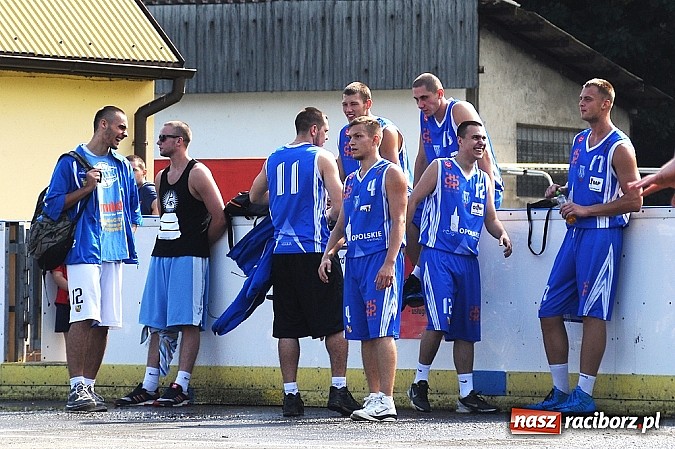 Zdjęcie w galerii na portalu naszraciborz.pl: Koszykarze walczyli o puchar dyrektora TVP Katowice wiadomości z regionu