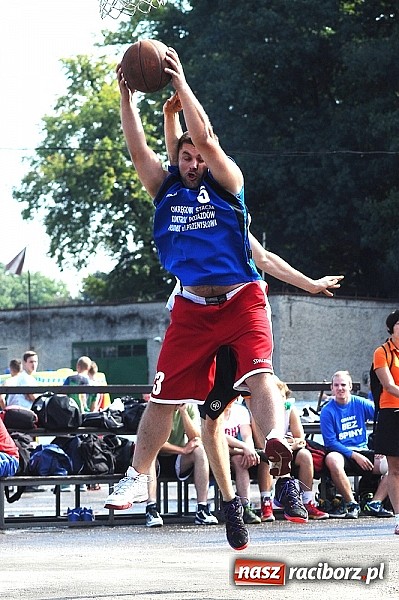 Zdjęcie w galerii na portalu naszraciborz.pl: Koszykarze walczyli o puchar dyrektora TVP Katowice wiadomości z regionu