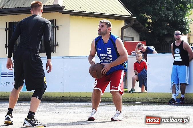 Zdjęcie w galerii na portalu naszraciborz.pl: Koszykarze walczyli o puchar dyrektora TVP Katowice wiadomości z regionu